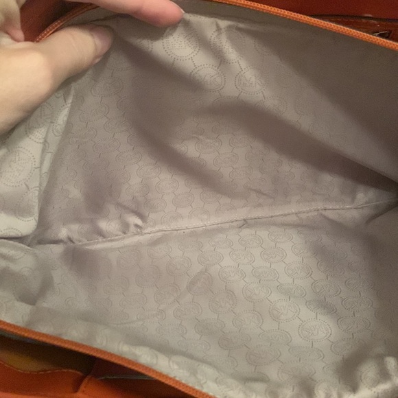 Michael Kors 15” laptop tote ORANGE - Picture 3 of 4